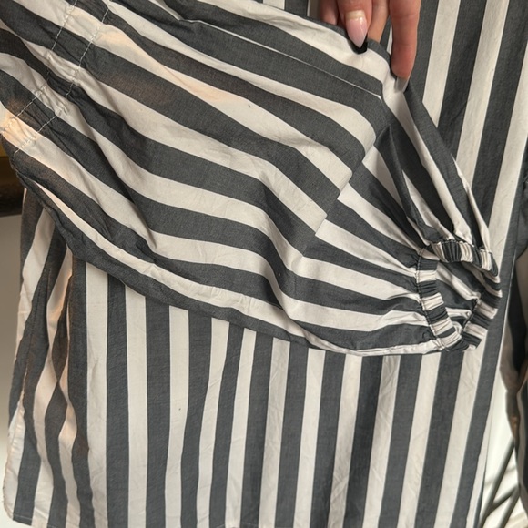 WHITE & GREY STRIPED COTTON BLOUSE FROM BANANA REPUBLIC- BALLOON SLEEVE | SMALL - Picture 2 of 5